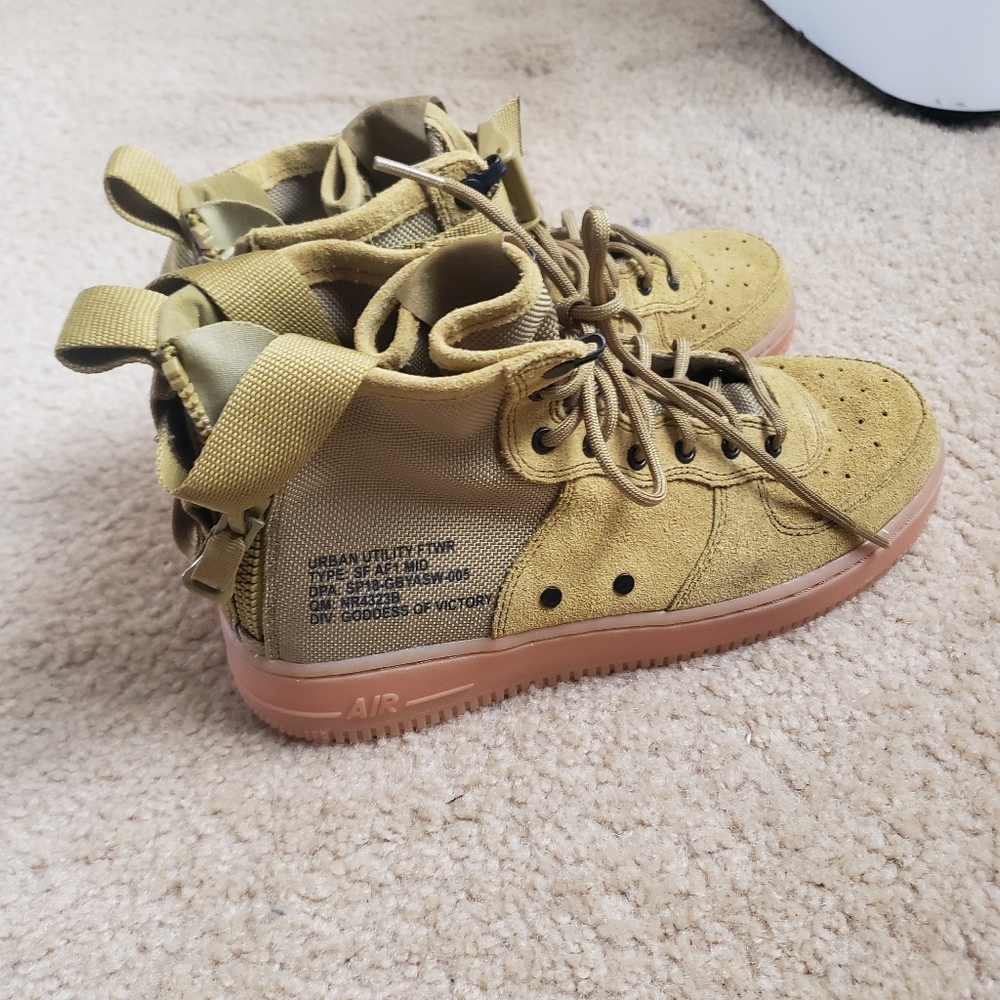 Nike Special Forces Mids